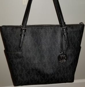 Authentic Michael Kors hangbag